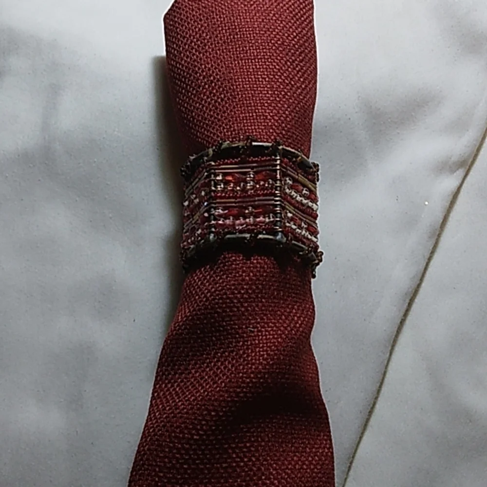 Set of 4 napkins and rings